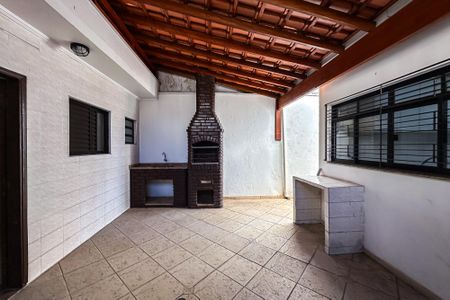 Casa à venda com 186m², 3 quartos e 2 vagasQuintal