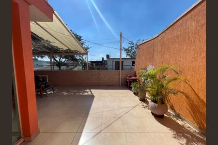 Casa à venda com 100m², 2 quartos e 1 vagaVaranda