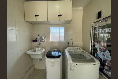 Casa à venda com 100m², 2 quartos e 1 vagaÁrea de Serviço