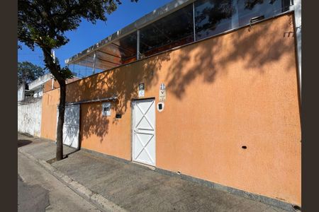 Casa à venda com 100m², 2 quartos e 1 vagaFachada