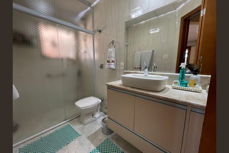 Casa à venda com 100m², 2 quartos e 1 vagaBanheiro