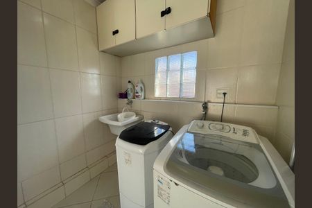 Casa à venda com 100m², 2 quartos e 1 vagaÁrea de Serviço