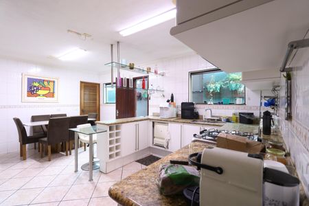 Casa à venda com 190m², 4 quartos e 2 vagasCozinha 