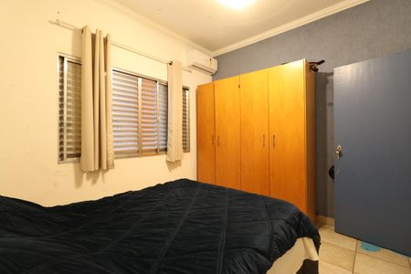 Casa à venda com 190m², 4 quartos e 2 vagasQuarto 1