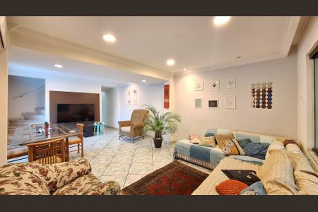 Casa à venda com 190m², 4 quartos e 2 vagasSala