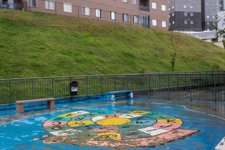 Apartamento para alugar com 45m², 2 quartos e 1 vaga Apartamento para alugar com 45m², 2 quartos e 1 vagaÁrea comum - Playground