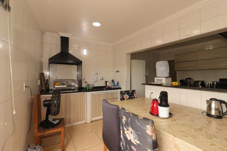 Casa para alugar com 300m², 3 quartos e 3 vagasCopa Gourmet