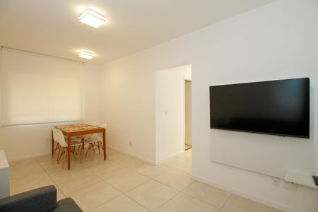 Apartamento para alugar com 61m², 2 quartos e sem vaga Apartamento para alugar com 61m², 2 quartos e sem vagaSala de Estar e Jantar