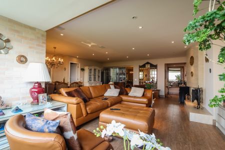 Apartamento para alugar com 281m², 3 quartos e 2 vagasVaranda