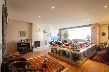 Apartamento para alugar com 281m², 3 quartos e 2 vagasSala