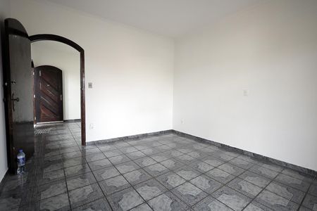 Casa para alugar com 190m², 2 quartos e 5 vagas Casa para alugar com 190m², 2 quartos e 5 vagasQuarto Suíte