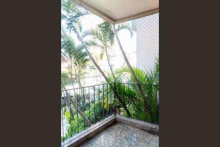 Sacada da Sala de apartamento para alugar com 2 quartos, 70m² em Vila Alexandria, São Paulo