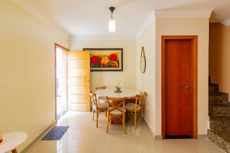 Casa de condomínio à venda com 77m², 3 quartos e 2 vagas Casa de condomínio à venda com 77m², 3 quartos e 2 vagasSala