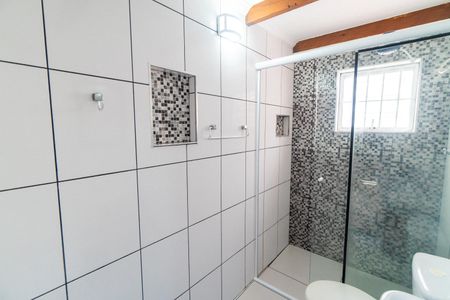 Banheiro de kitnet/studio para alugar com 1 quarto, 35m² em Mirandópolis, São Paulo