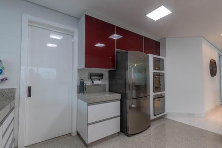 Casa à venda com 430m², 4 quartos e 6 vagasCozinha