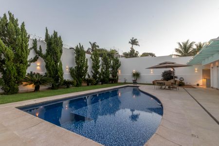 Casa à venda com 430m², 4 quartos e 6 vagasPiscina
