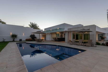 Casa à venda com 430m², 4 quartos e 6 vagasPiscina
