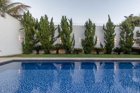 Casa à venda com 430m², 4 quartos e 6 vagasPiscina