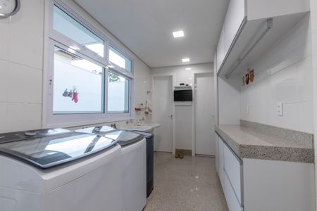Casa à venda com 430m², 4 quartos e 6 vagasÁrea de Serviço