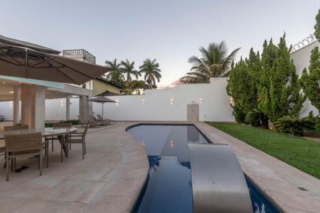 Casa à venda com 430m², 4 quartos e 6 vagasPiscina