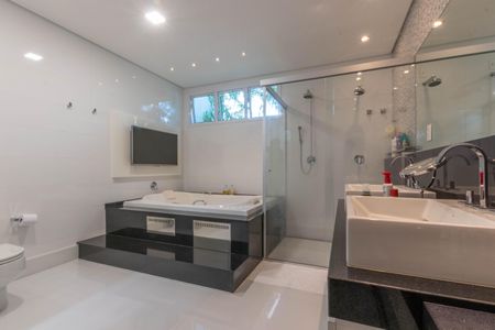 Casa à venda com 430m², 4 quartos e 6 vagasBanheiro