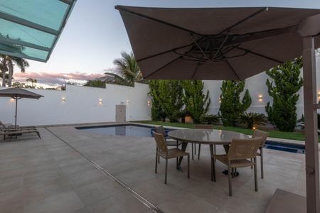 Casa à venda com 430m², 4 quartos e 6 vagasPiscina