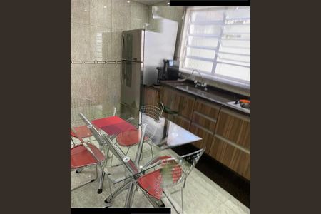 Casa à venda com 154m², 3 quartos e 4 vagas