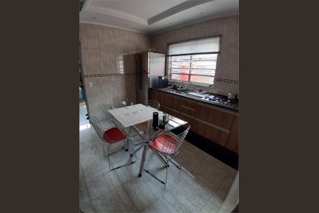 Casa à venda com 154m², 3 quartos e 4 vagas