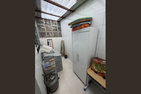 Casa à venda com 68m², 2 quartos e 2 vagas Casa à venda com 68m², 2 quartos e 2 vagasÁrea de serviço