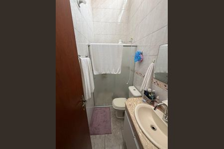 Casa à venda com 68m², 2 quartos e 2 vagas Casa à venda com 68m², 2 quartos e 2 vagasBanheiro