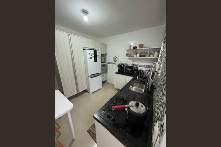 Casa à venda com 68m², 2 quartos e 2 vagas Casa à venda com 68m², 2 quartos e 2 vagasCozinha