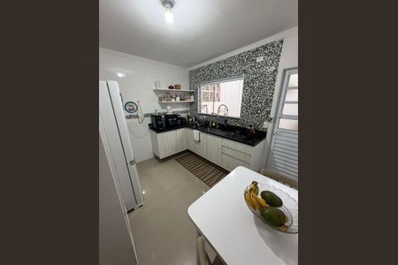 Casa à venda com 68m², 2 quartos e 2 vagas Casa à venda com 68m², 2 quartos e 2 vagasCozinha