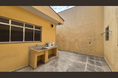 Casa para alugar com 150m², 3 quartos e sem vagaÁrea externa 