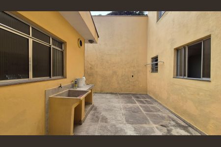 Casa para alugar com 150m², 3 quartos e sem vagaÁrea externa 