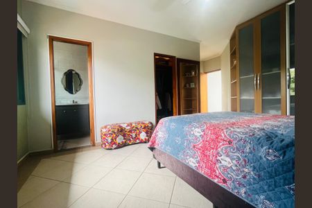 Casa à venda com 286m², 3 quartos e 5 vagasQuarto