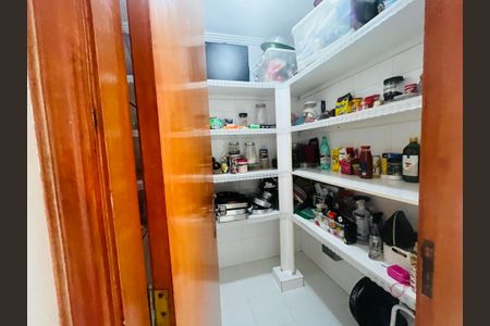 Casa à venda com 286m², 3 quartos e 5 vagasCloset