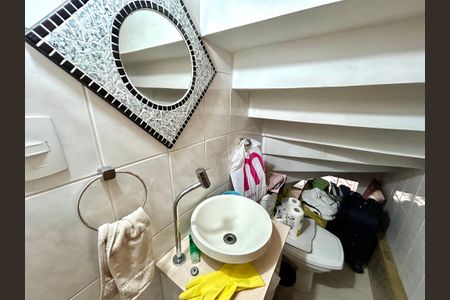 Casa à venda com 151m², 3 quartos e 2 vagasLavabo