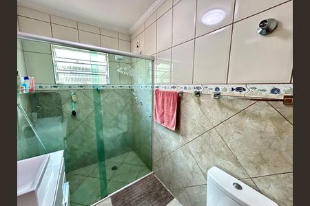 Casa à venda com 151m², 3 quartos e 2 vagasBanheiro 1