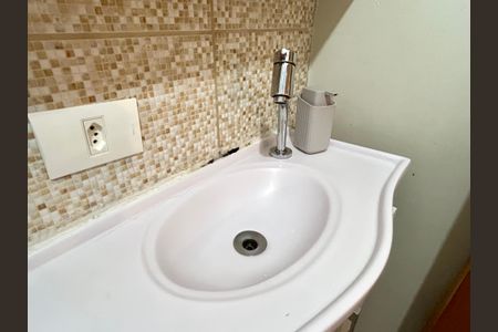 Casa à venda com 151m², 3 quartos e 2 vagasBanheiro 2