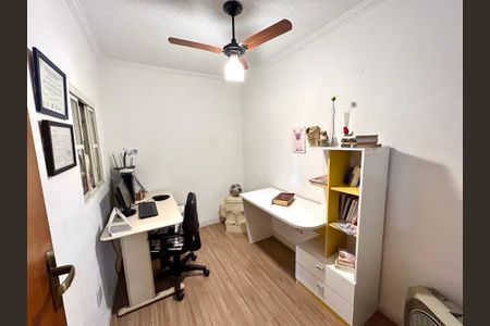 Casa à venda com 151m², 3 quartos e 2 vagasEscritório