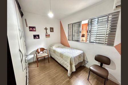 Casa à venda com 151m², 3 quartos e 2 vagasQuarto 2