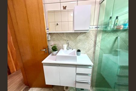 Casa à venda com 151m², 3 quartos e 2 vagasBanheiro 1
