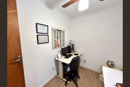 Casa à venda com 151m², 3 quartos e 2 vagasEscritório