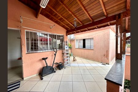 Casa à venda com 151m², 3 quartos e 2 vagasQuintal