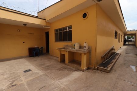 Casa para alugar com 60m², 1 quarto e sem vagaQuintal