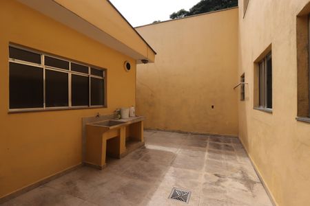 Casa para alugar com 60m², 1 quarto e sem vagaQuintal