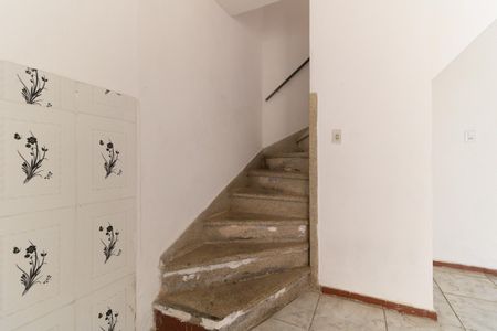 Escada de casa à venda com 2 quartos, 75m² em Parque Fongaro, São Paulo