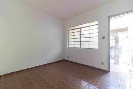 Sala de casa à venda com 2 quartos, 75m² em Parque Fongaro, São Paulo