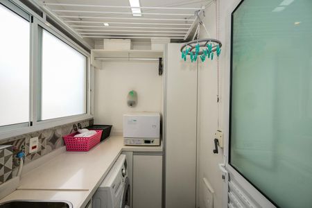 Apartamento à venda com 87m², 2 quartos e 1 vagaÁrea de Serviço 