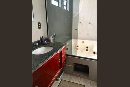 Casa à venda com 3 quartos, 218m² em Vila Morse, São Paulo